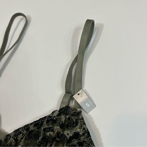 PINK Victorias Secret Small Green Camo Unlined Lace Bralette - Picture 4 of 7